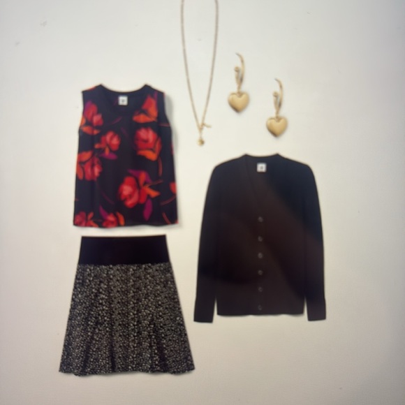 NWT CAbi New Complete Top Size Small - Picture 5 of 9